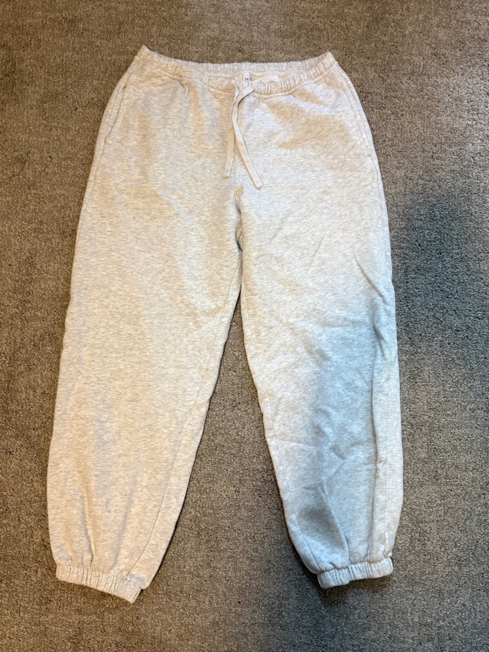 HOLLISTER - cuffed grey sweatpants